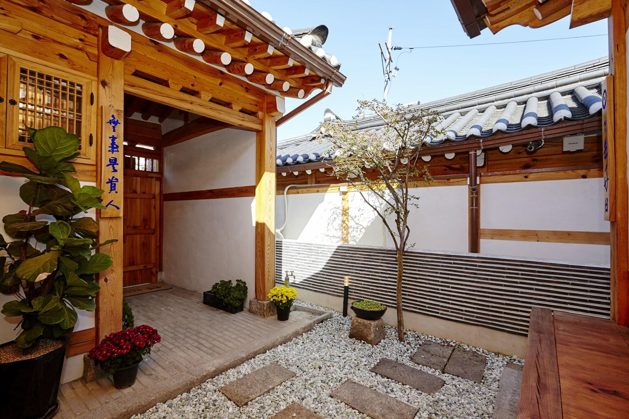 Hanok 24 Guesthouse Gyeongbokgung Seul Exterior foto